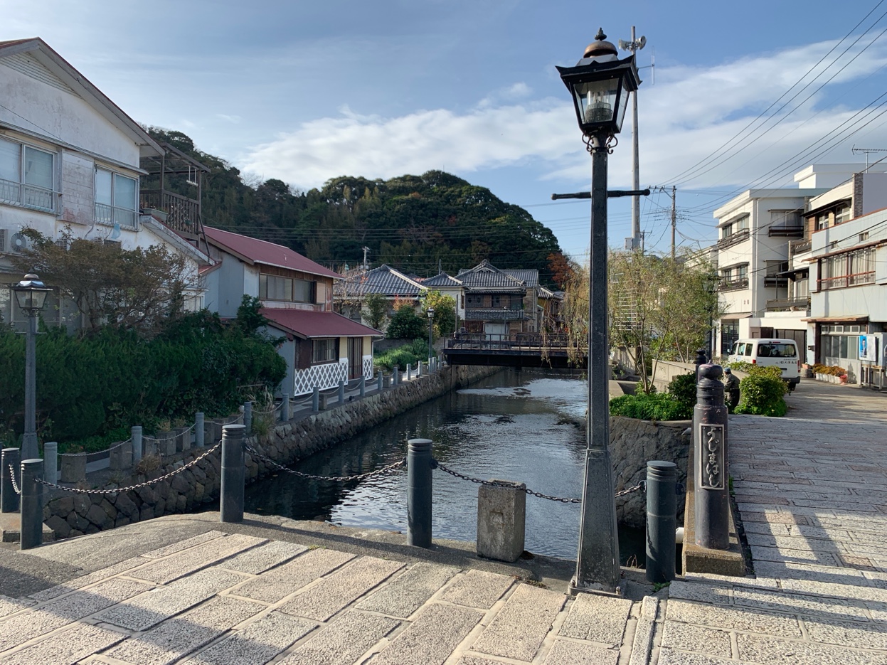 ペリーロード川沿い